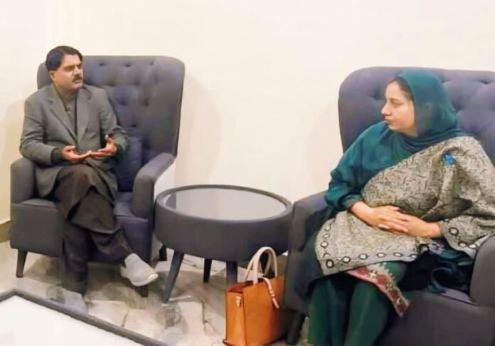 ڈسٹرکٹ ہیڈکوارٹر ہسپتال لیہ کے پیرا میڈیکس و سپورٹنگ اسٹاف کی ایم پی اے سمیہ عطاء شہانی سے ملاقات