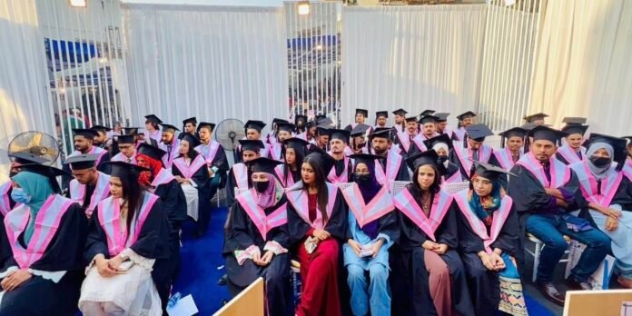 اسکول آف نرسنگ کھارادر جنرل ہسپتال کا پہلا کانووکیشن — مستقبل کے مسیحاؤں کی نئی کہکشاں روشن