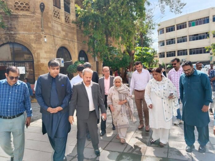 سول اسپتال کراچی میں میگا منصوبوں کا جائزہ، وزیر صحت اور سیکریٹری صحت کا دورہ